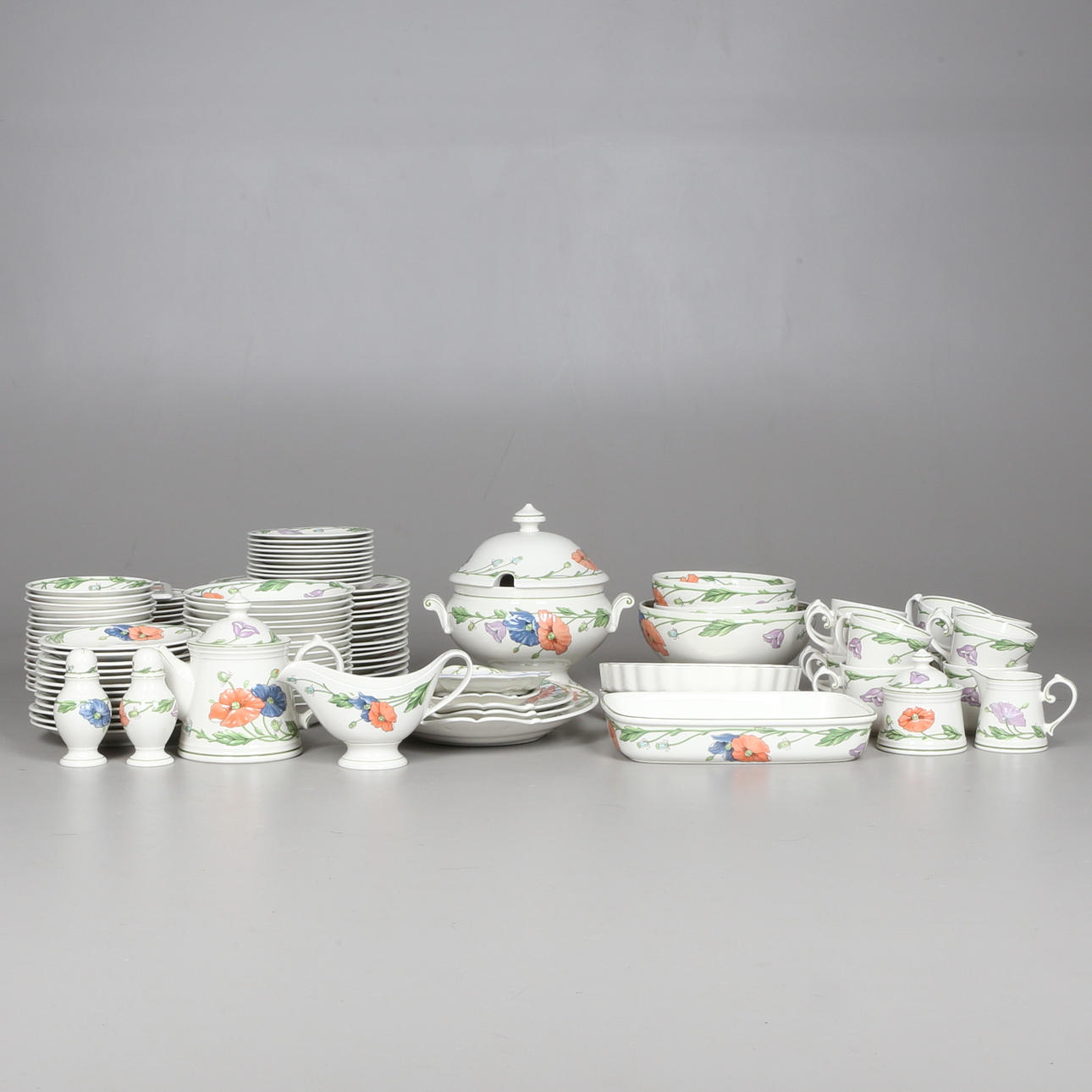 MATSERVIS, ca 116 delar, porslin, "Amapola", Villeroy & Boch, Tyskland, 1900-talets slut.