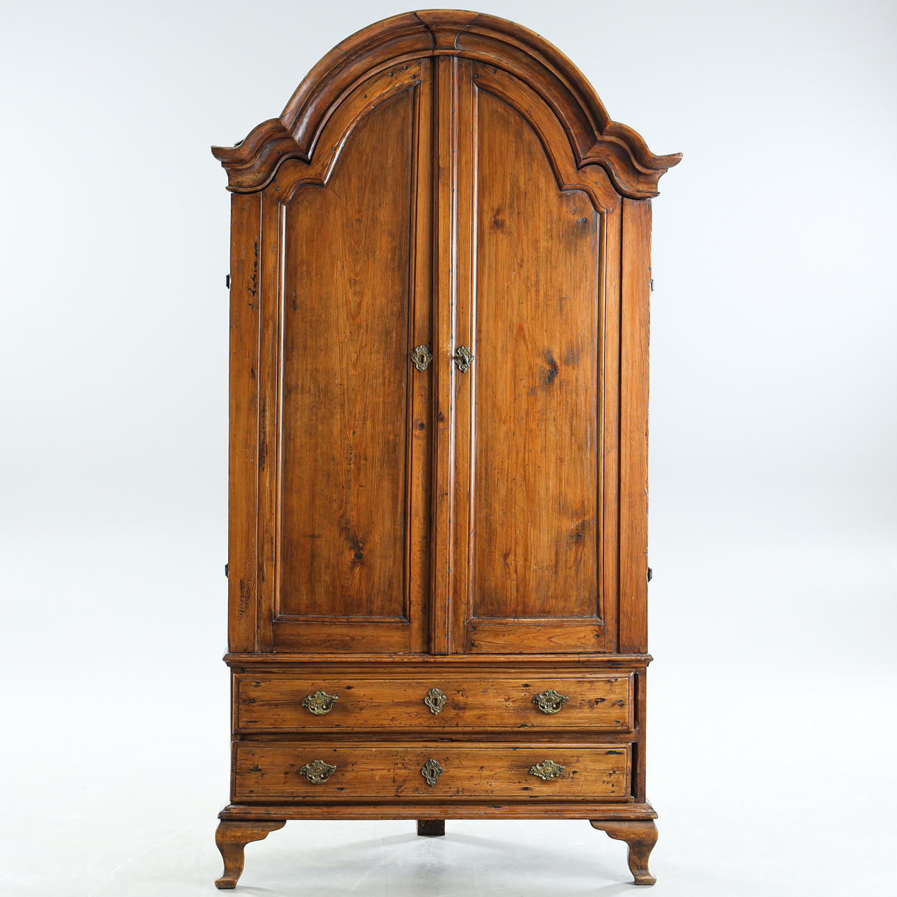 HÖRNSKÅP, rokoko, 1700-tal.