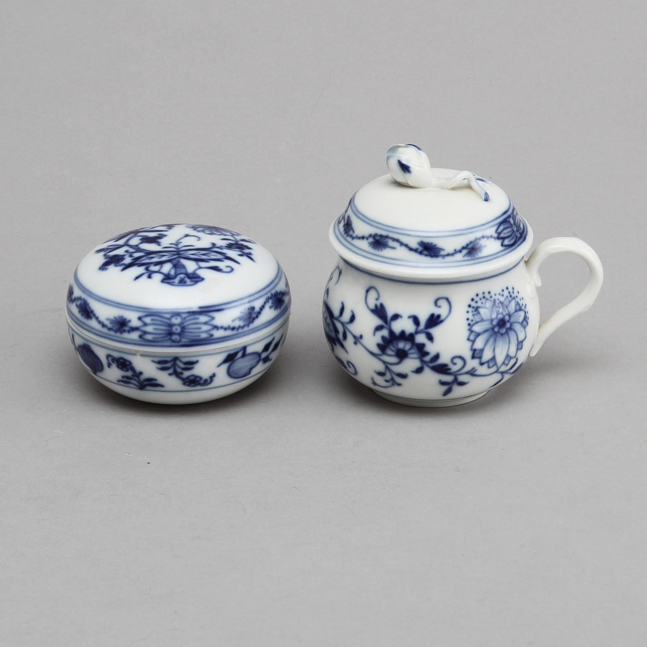 CREMEKOPP samt ASK med lock, Meissen, 1900-tal.