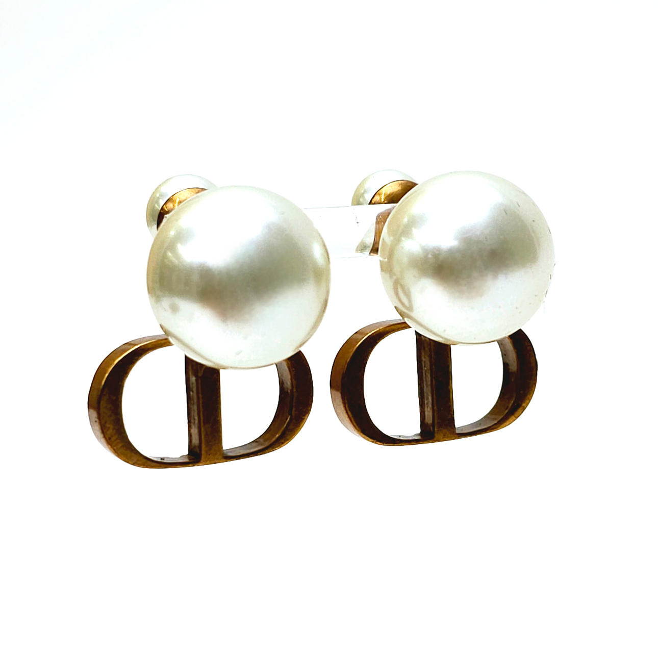 CHRISTIAN DIOR, PENDIENTES EN PERLA Y ORO CHAPADO.