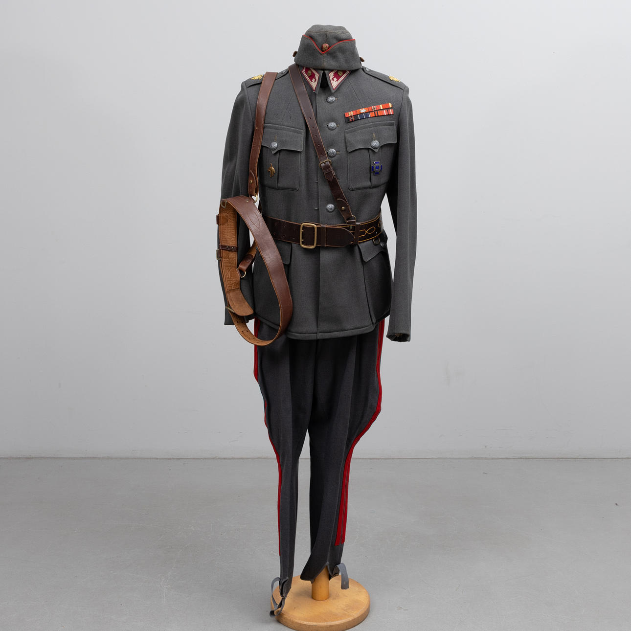 UPSEERIUNIVORMU, 3 kpl, Kenttätykistö, Suomi, m/36. Aseet ja militaria ...
