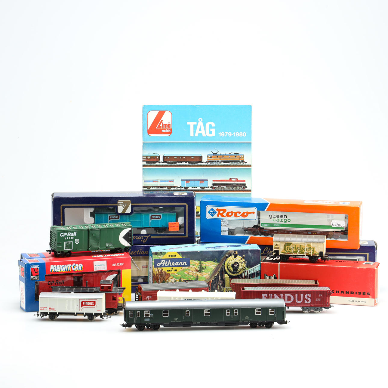LOT WAGONS, different makes, different models, including Lima, Roco, Life-Link Trains.