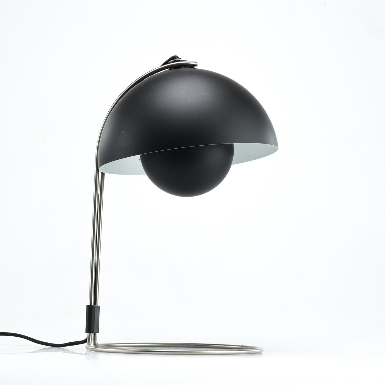 VERNER PANTON. TISCHLAMPE, Flowerpot VP4.