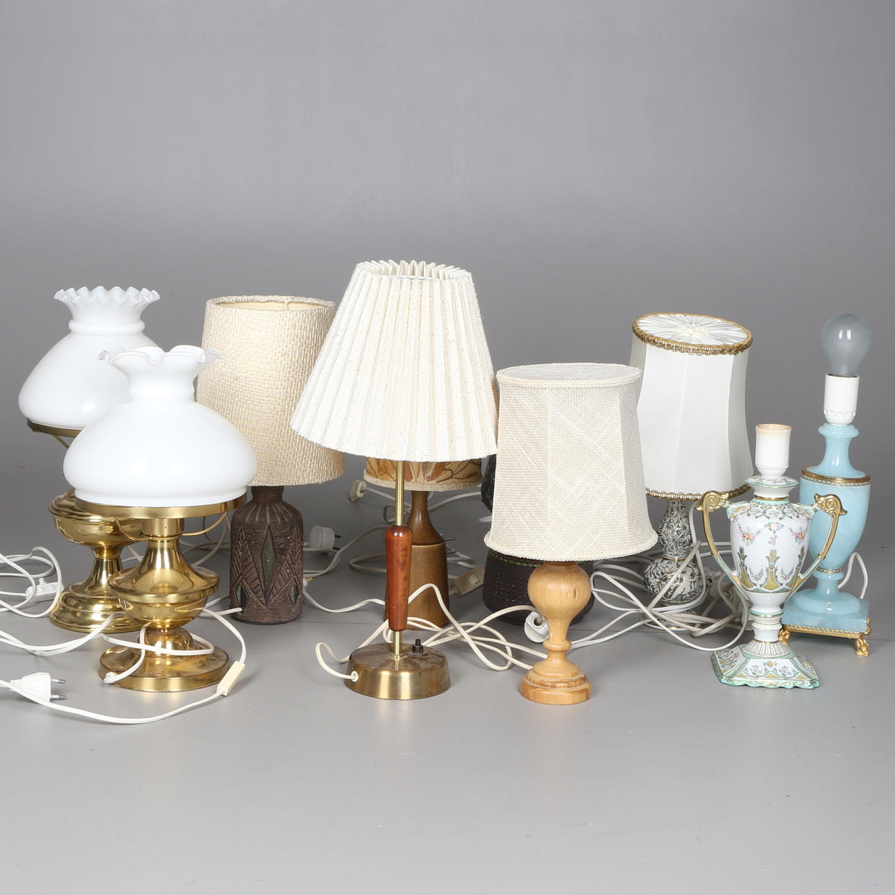 DIVERSE BORDSLAMPOR, 9 st, 1900-tal.