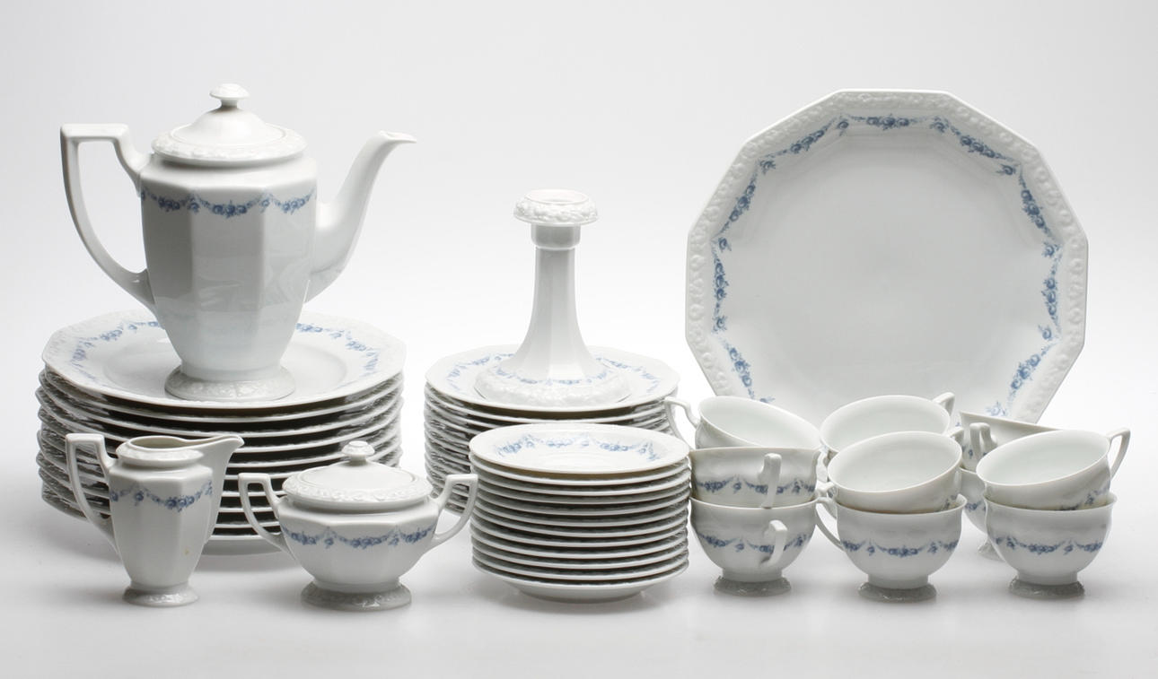 SERVISDELAR, 39 delar, porslin, "Classic Rose", Rosenthal.