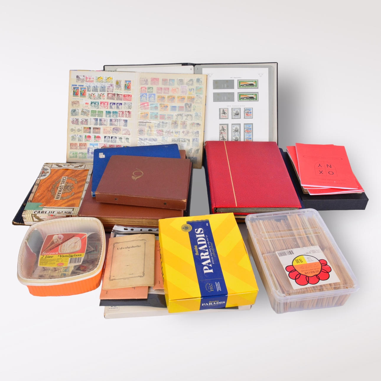 SUURI ERÄ POSTIMERKKEJÄ, maailmanlaajuisesti.