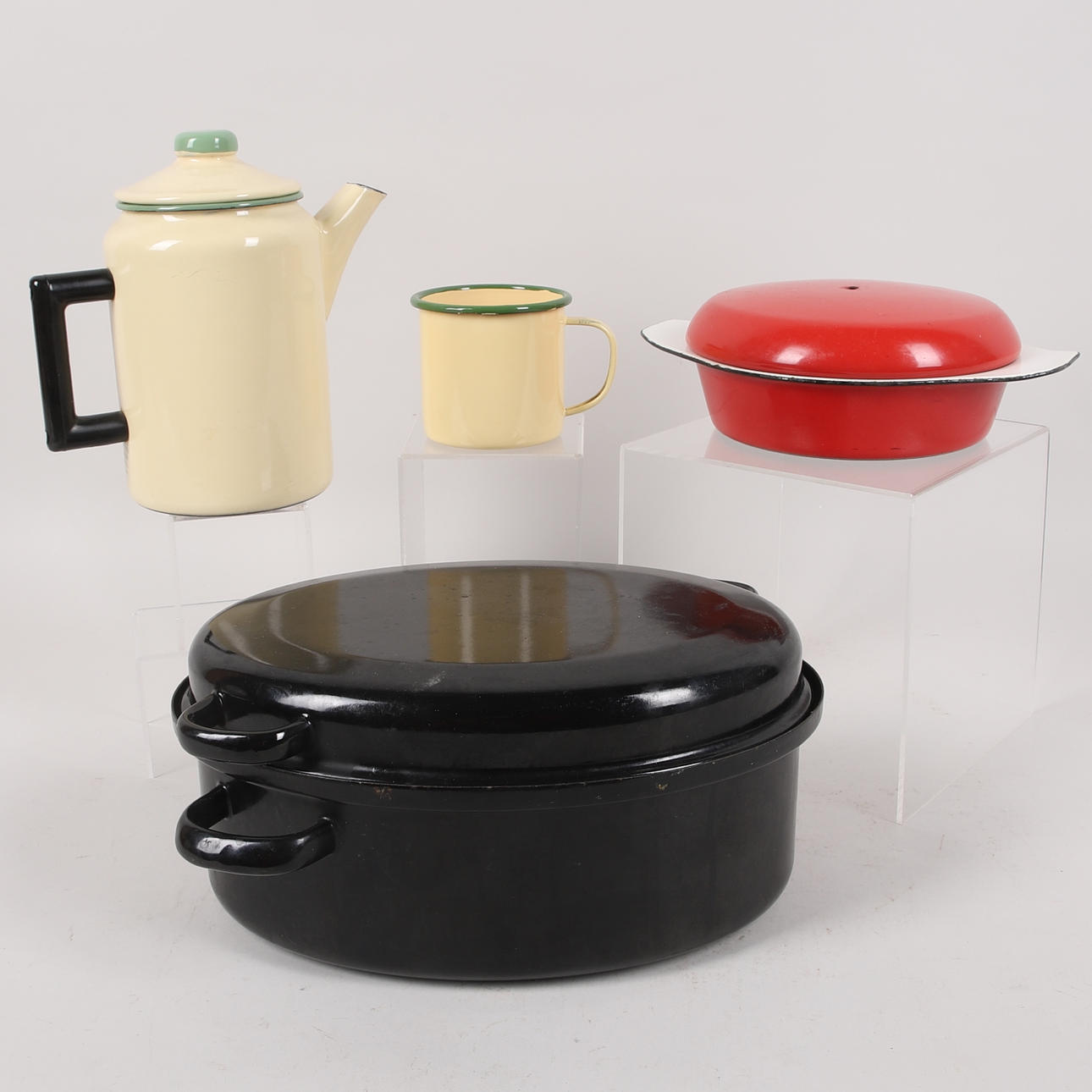 A set of 4 enamel objects, including Kockums coffee pot 1,5 Lit., 20th ...
