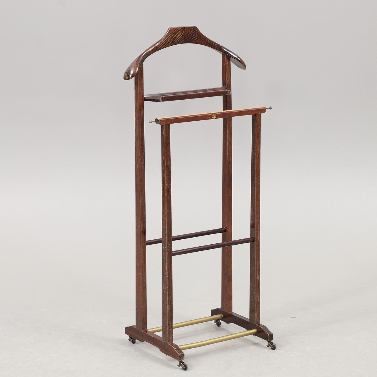 En tjener af træ, anden halvdel af det 20. århundrede.