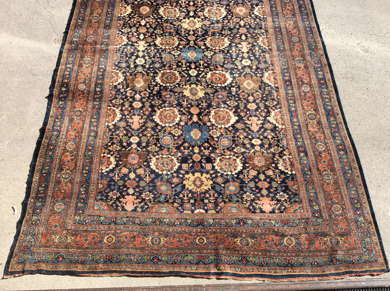 MATTA, Persisk, antik, ca. 567x355 cm.