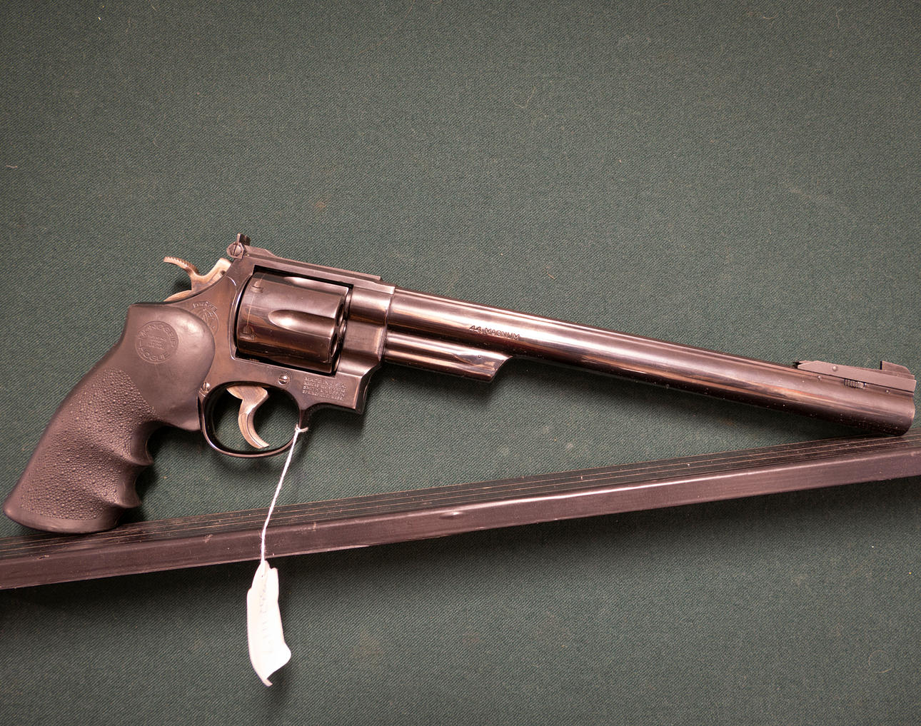 Smith & Wesson mod.29 cal.44 MAG No. : AEH2113.