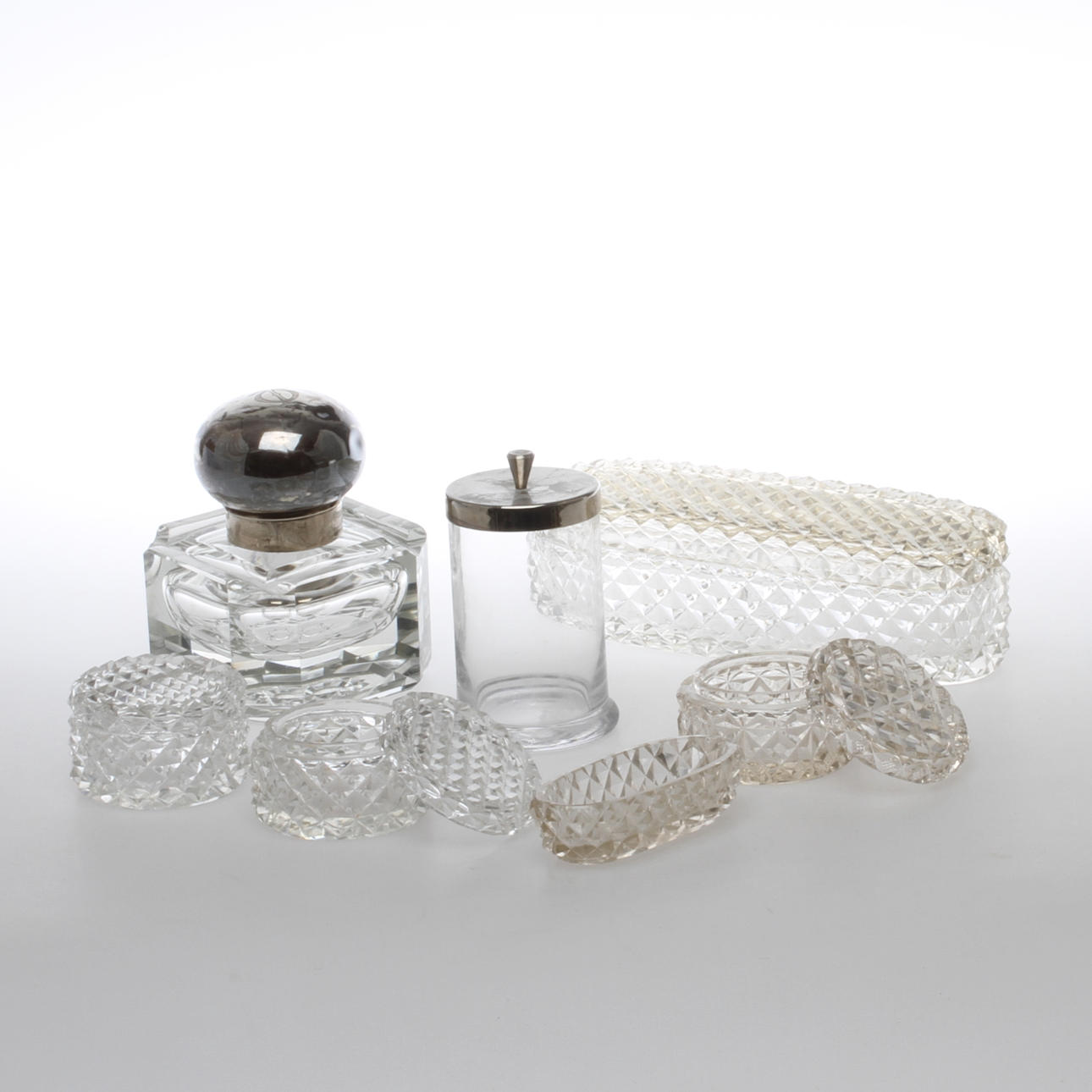 PARTI GLAS, 7 delar, bl a bläckhorn med silverbeslag. 18/1900-tal.