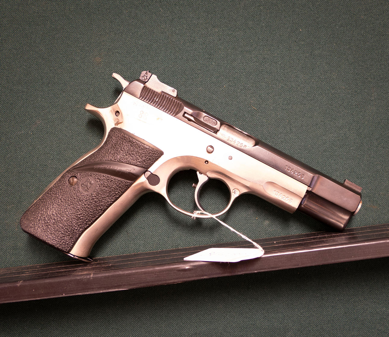 Brno mod.CZ75 cal.9mm a No.:134268.