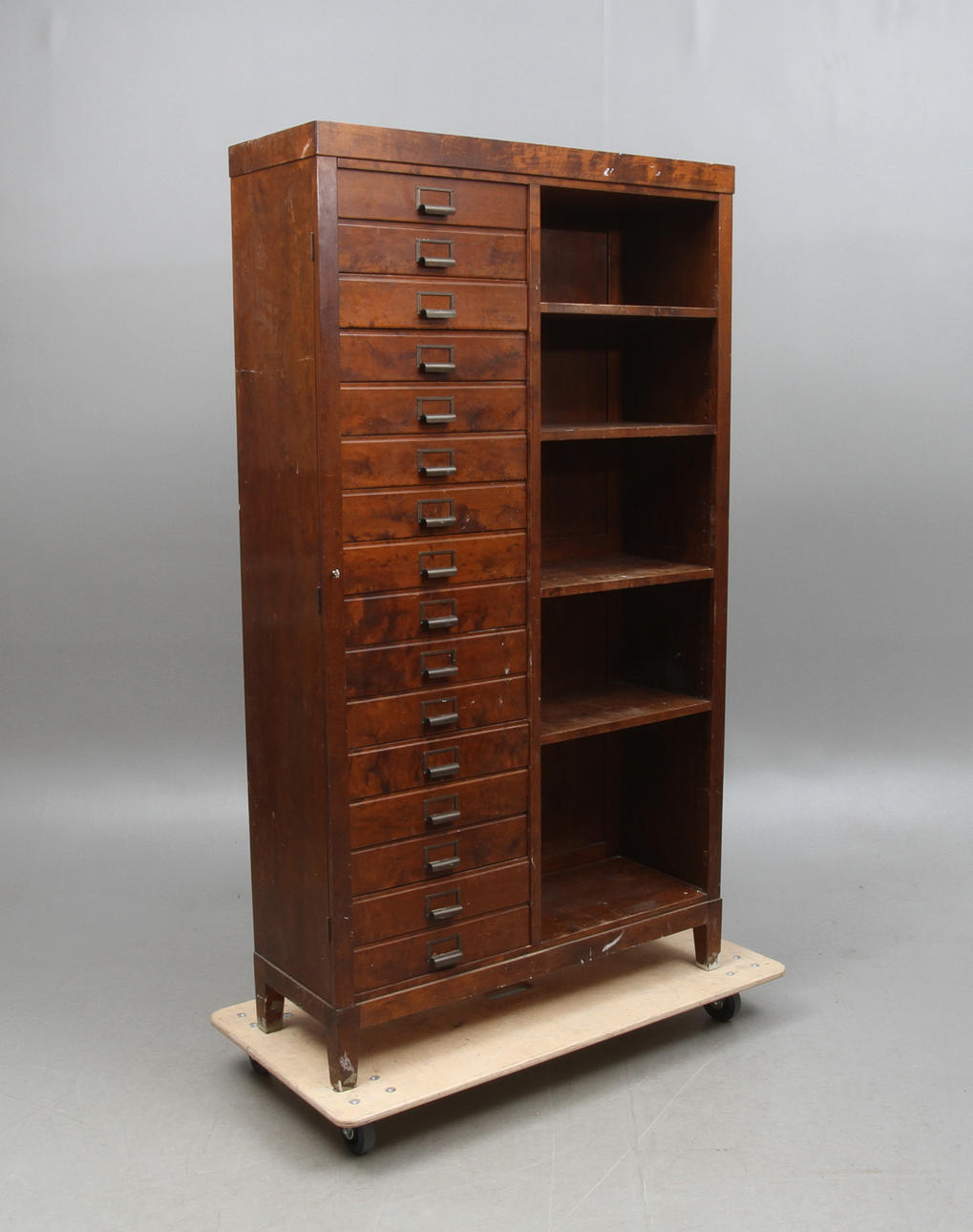 ARKIVSKÅP, 1900-talets första hälft.