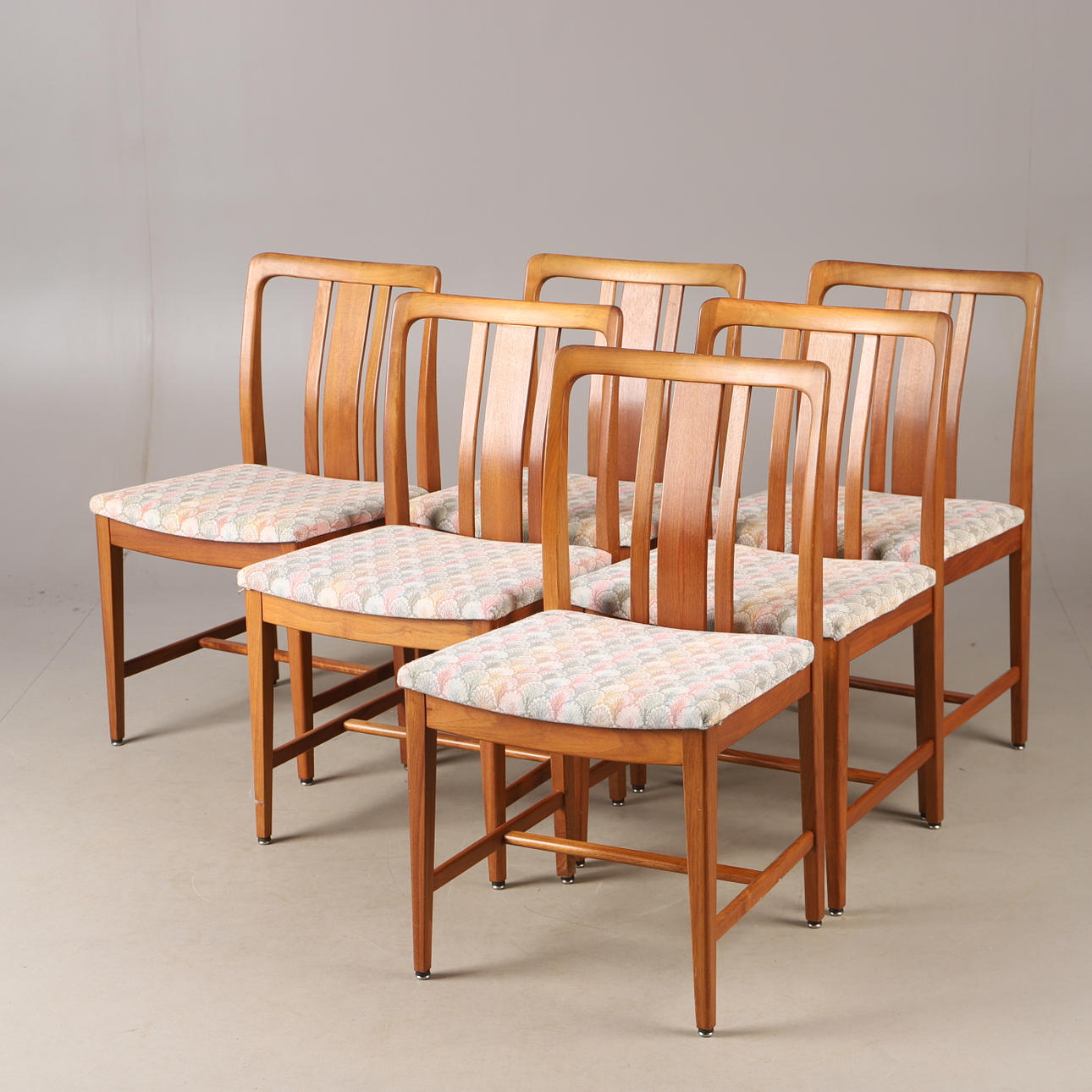 STOLAR, 6 stycken, valnöt, AB Linde Nilsson, Lammhult.