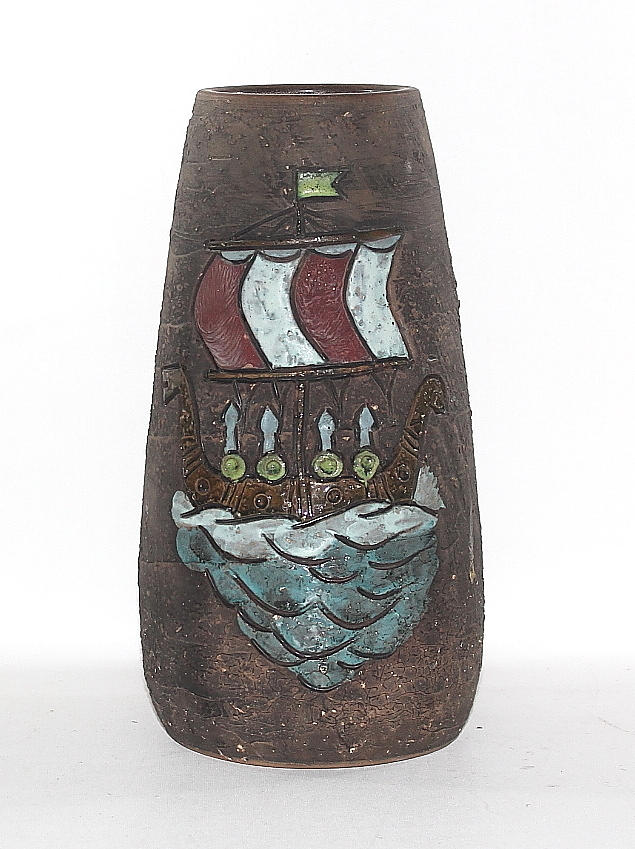 VAS, keramik. Tillgmans.