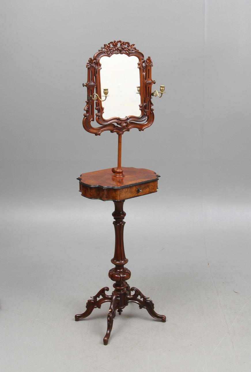 RAKSPEGEL, med 2 ljusarmar, nyrokoko, 1800-talets slut.