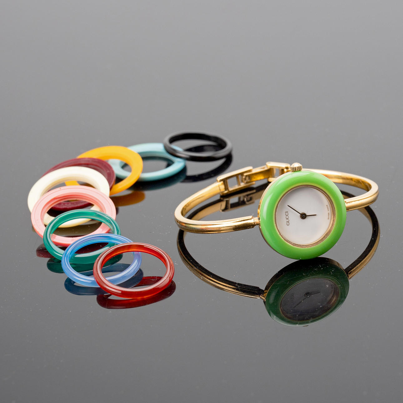 Reloj de pulsera Gucci para mujer.