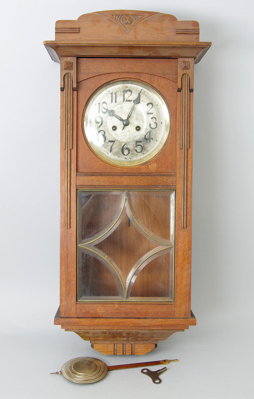 VÄGGUR, mahogny, jugend, Gustav Becker.