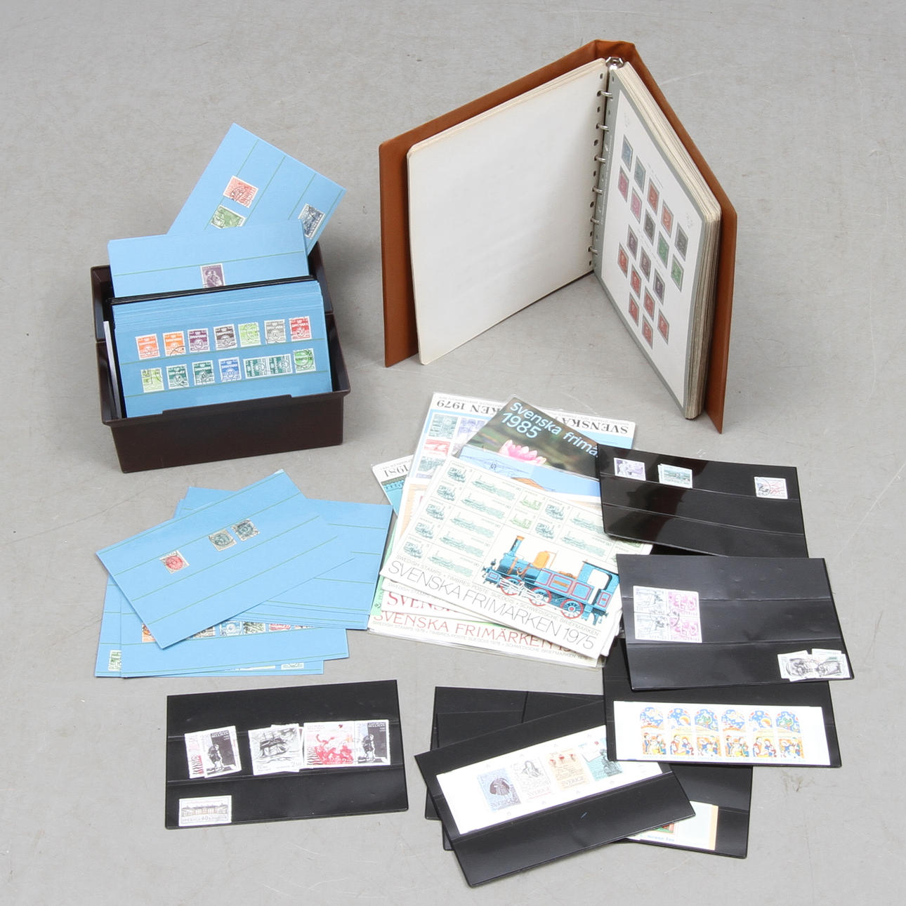 FRIMÄRKEN, Sverige, Danmark, stämplat porto samt årssatser 1970-80-tal.