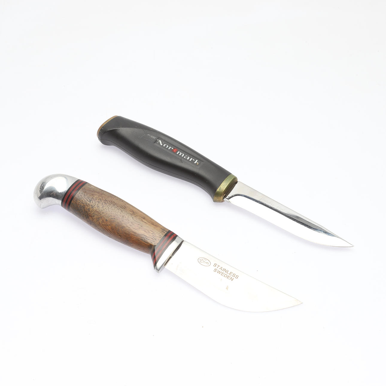 KNIVAR, 2 st, Frosts/Normark. Vapen & Militaria - Blankvapen - Auctionet