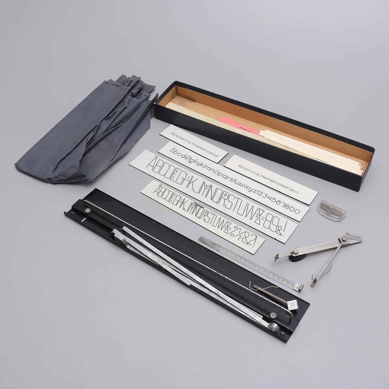 A 20th century Sagenta textograph.