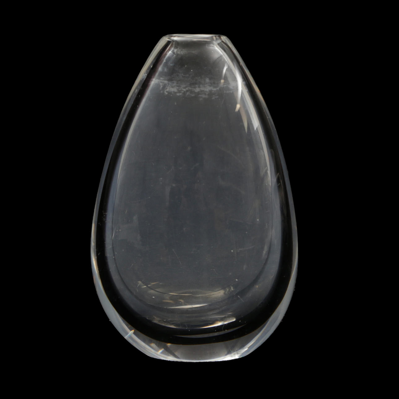 VICKE LINDSTRAND. VAS, glass, Kosta, signed.