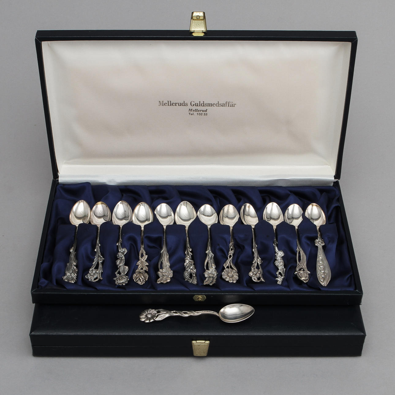 MOCKASKEDAR, 24 st, silver. Gewe, Malmö 1950-70-tal. Vikt ca 200 gram.