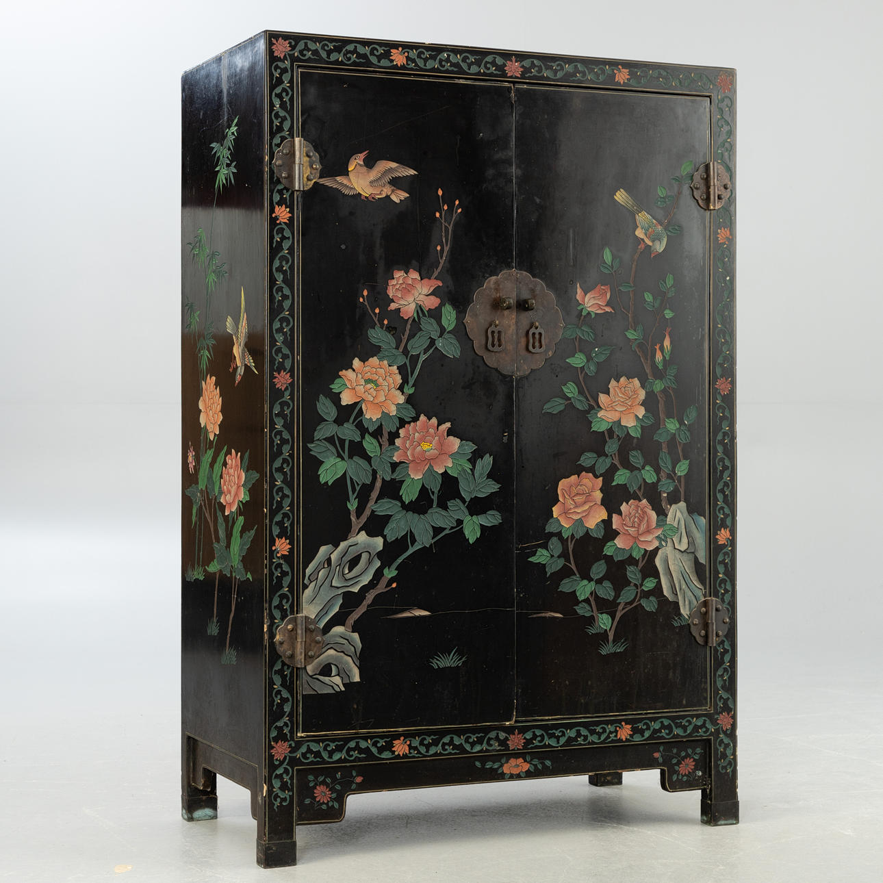 Chinesischer Schrank, Mitte 20. Jh.