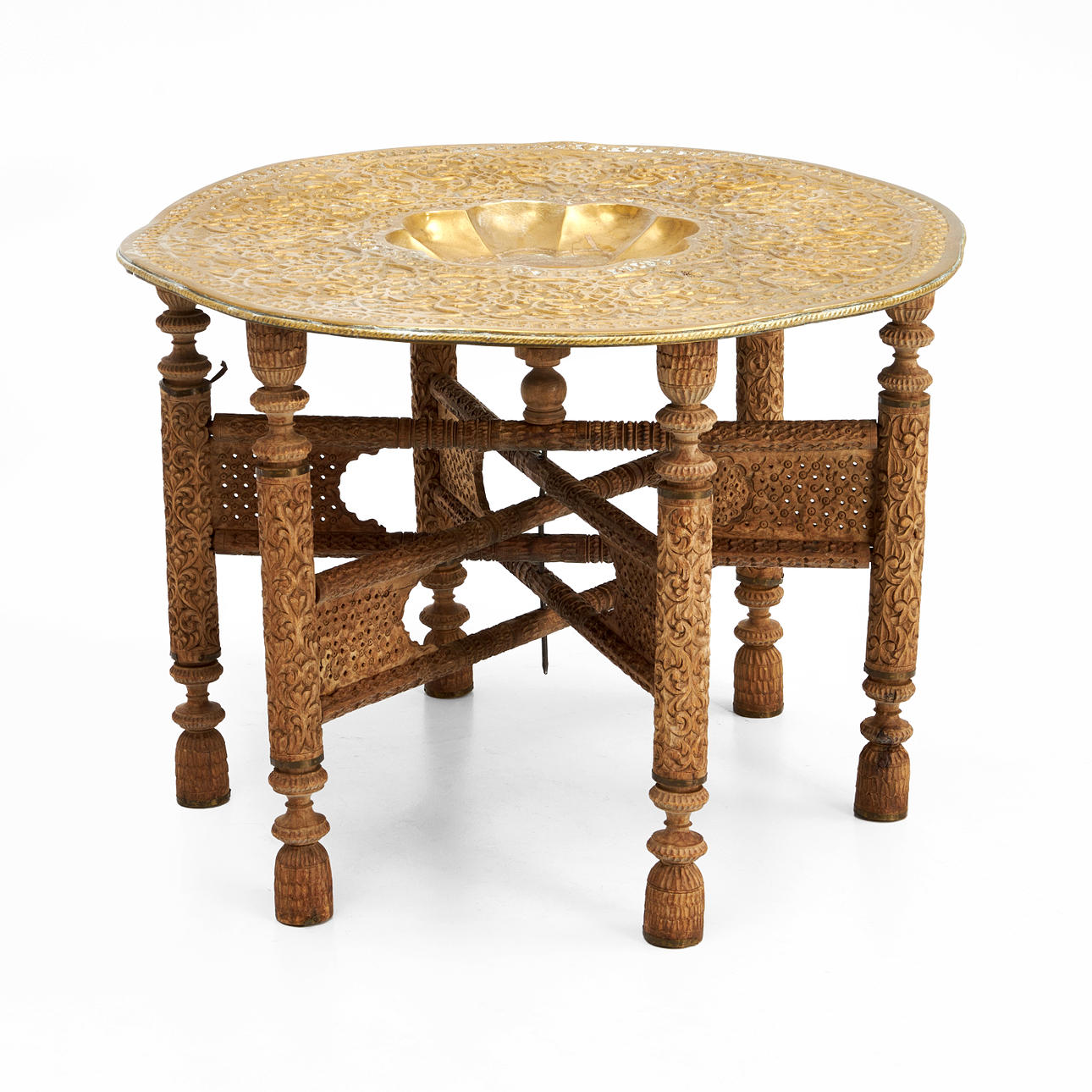 RÖKBORD, Indien, 1900-talets första hälft.