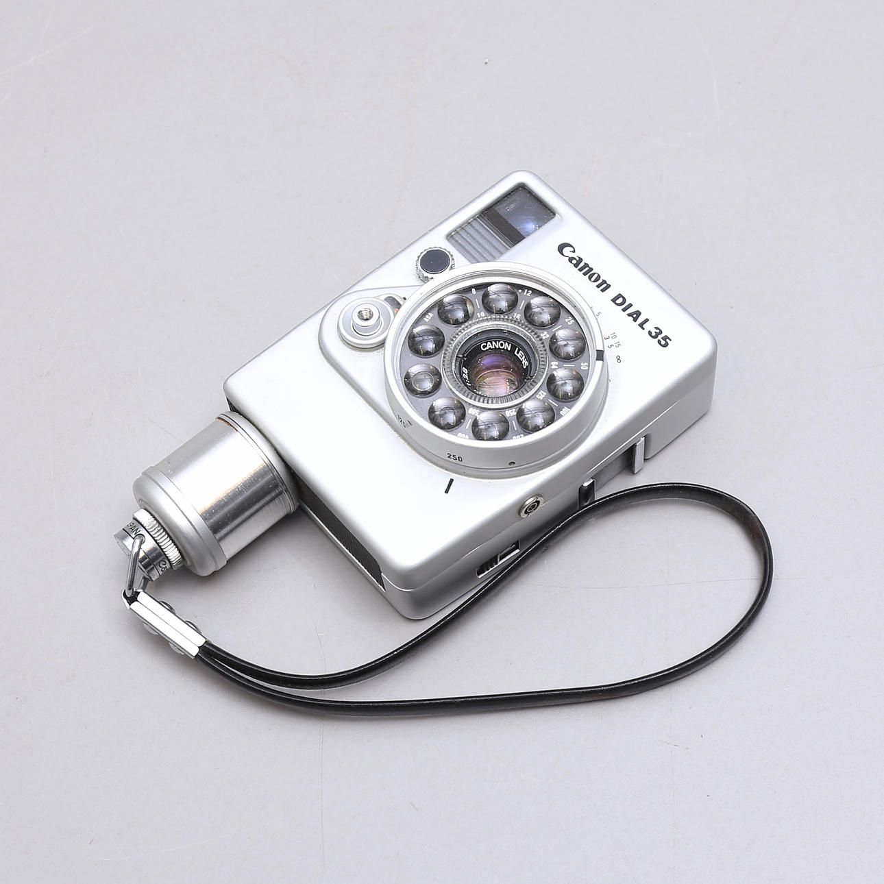 CÁMARA, Canon Dial 35, Japón.