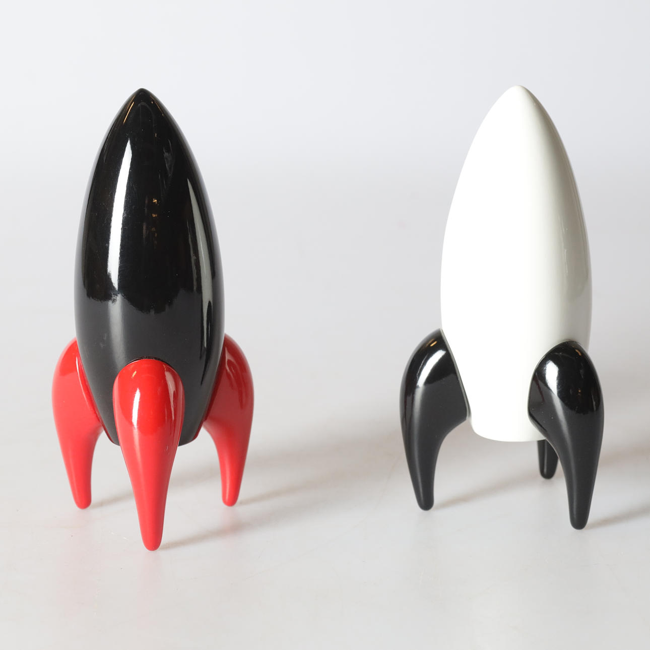 C-R NORDSTRÖM. 2 st, lackerat trä, "rocket", Playsam.