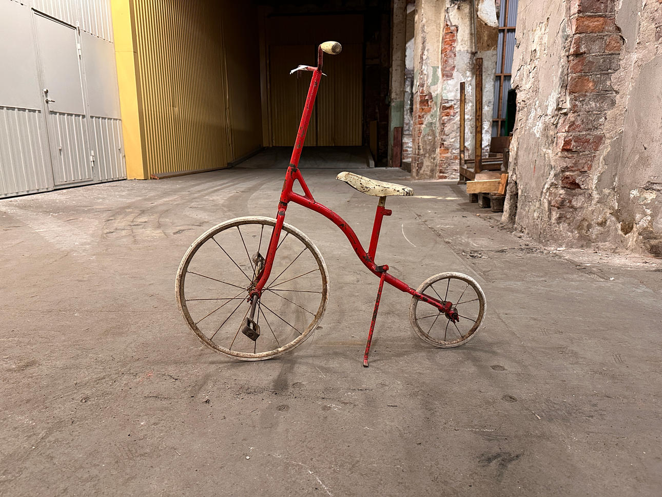 CYKEL för barn, äldre modell 1900-tal, Sverige.