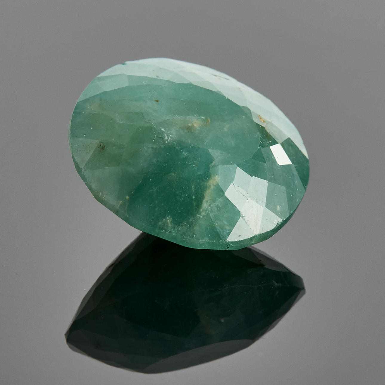 GRANDIDERIT, ca 32 carat.