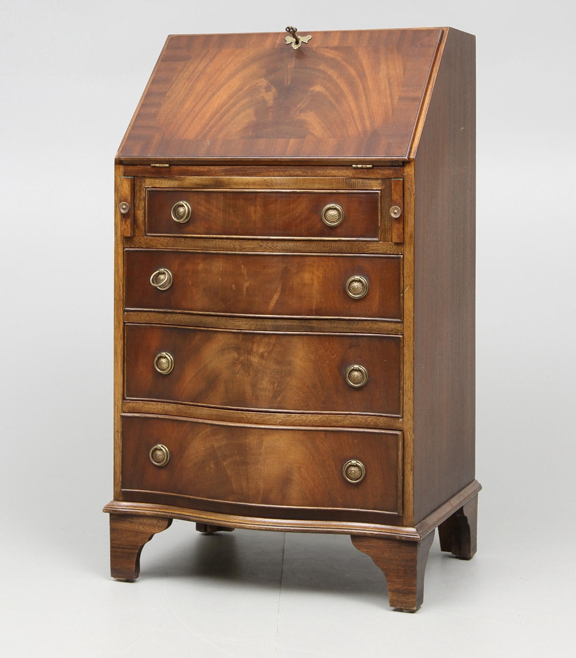 DAMSEKRETÄR, Engelsk-stil, 1900-tal.