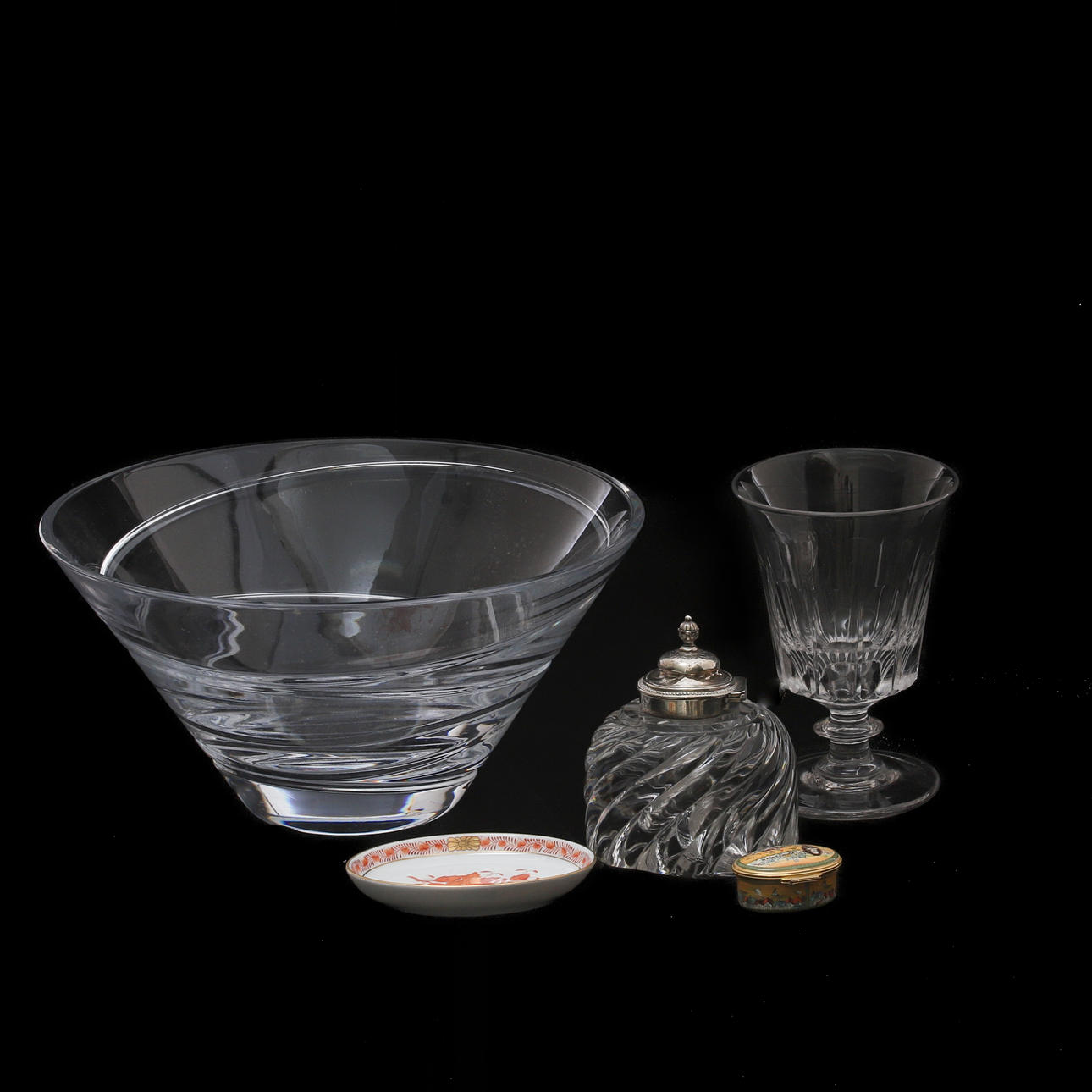 A JASPER CONRAN STUART CRYSTAL GLASS FRUIT BOWL.