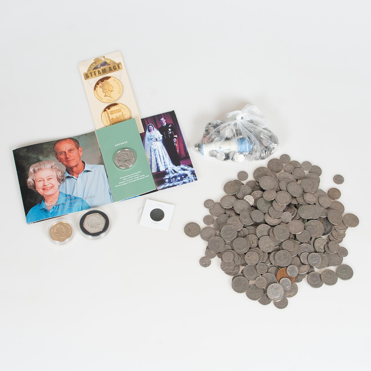 UN MONTÓN DE MONEDAS.