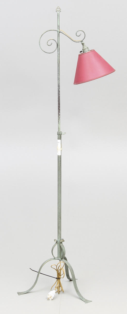 GOLVLAMPA, 1900-talets första hälft.