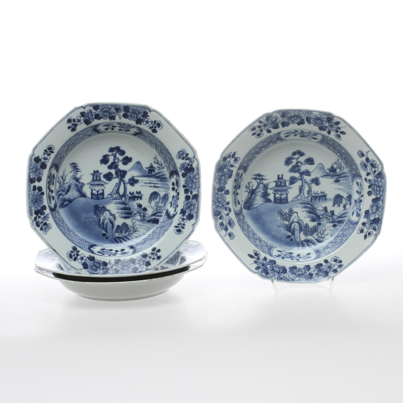 TALLRIKAR, 4 st, djupa, porslin, Kina.