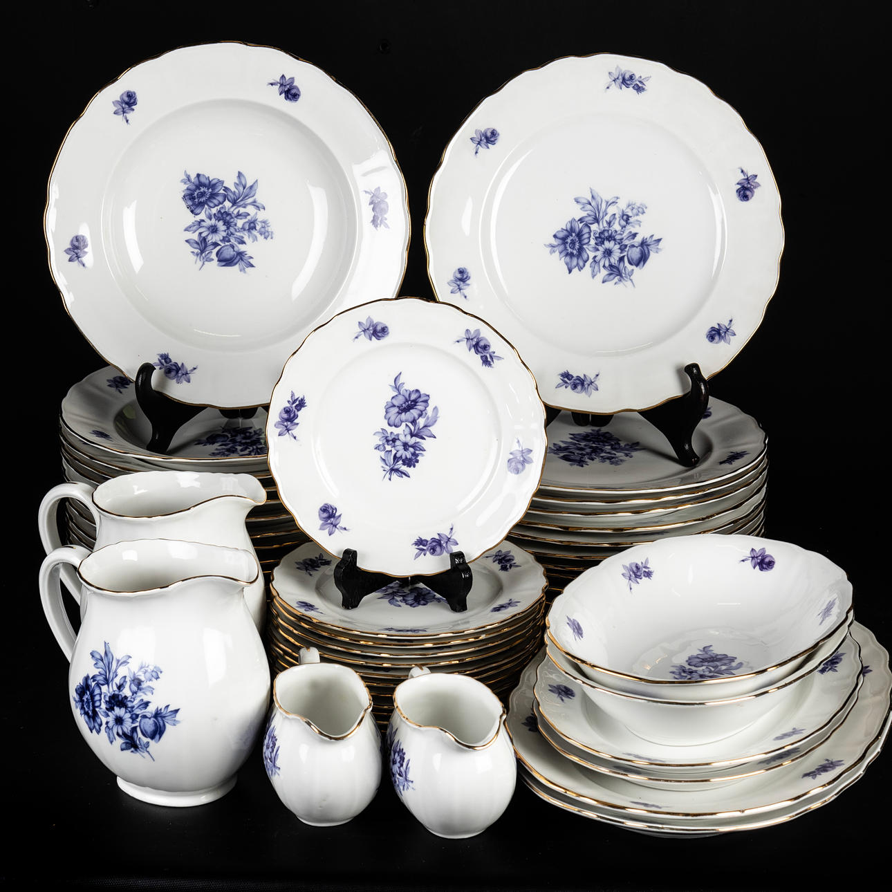 A 45-piece dining set, Rörstrand.