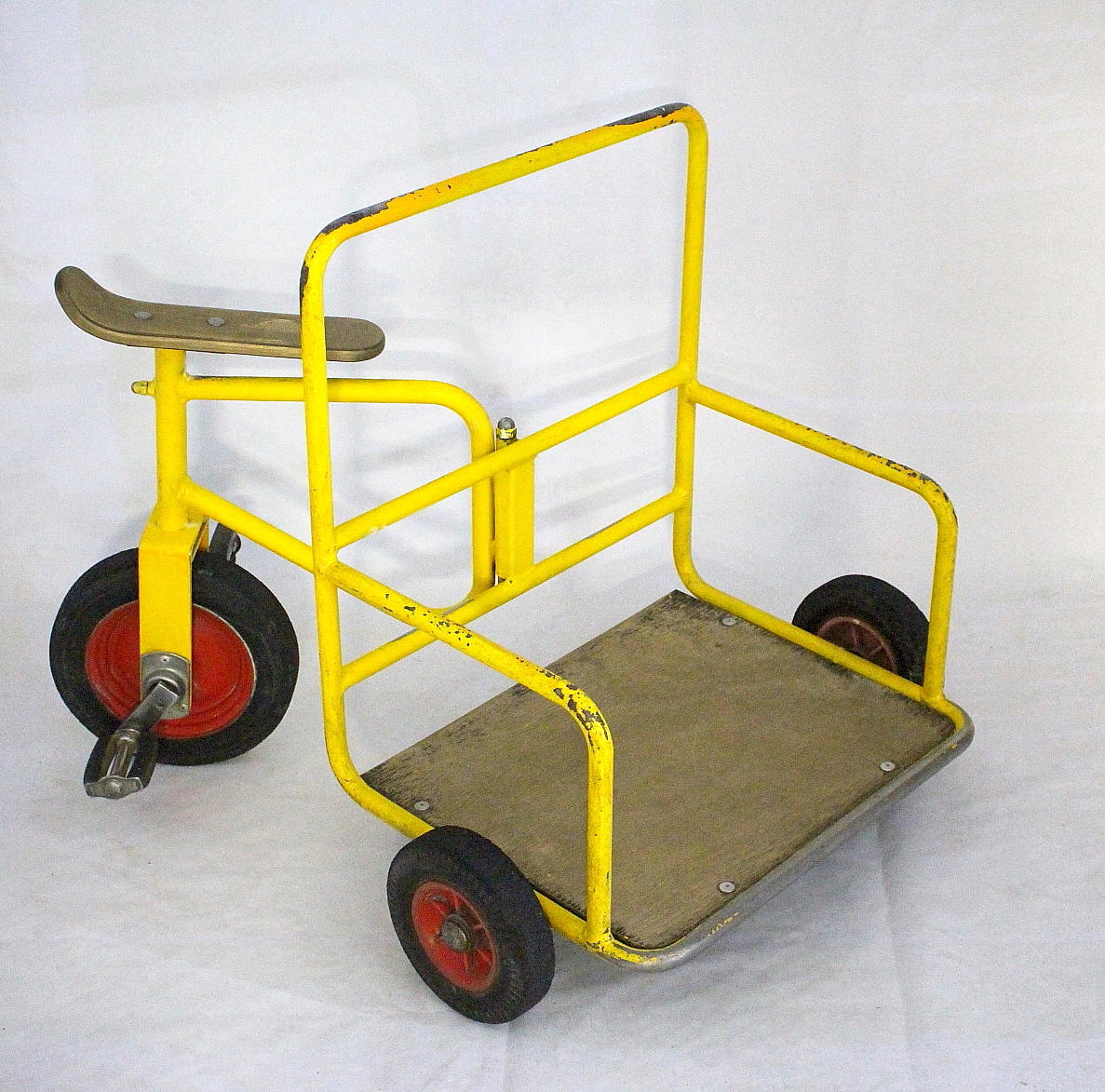 FLAKCYKEL, trä och metall, barn, 1900- talets andra hälft.