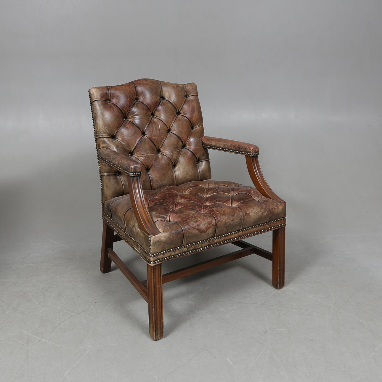 KARMSTOL, engelsk stil, 1900-tal.