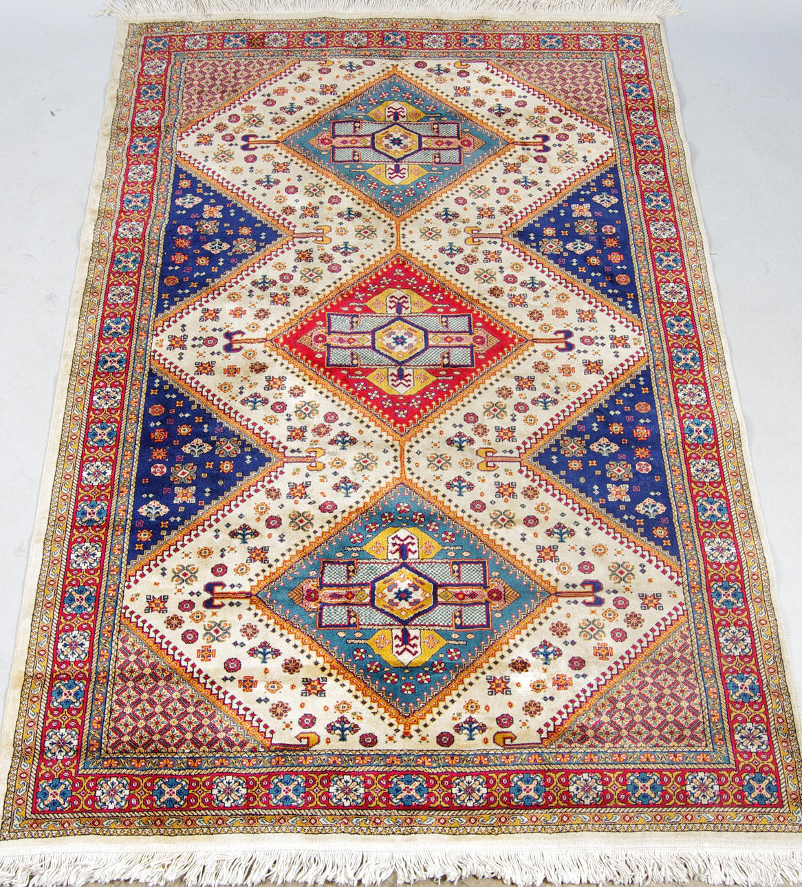 MATTA, wilton, 225 x 148 cm.