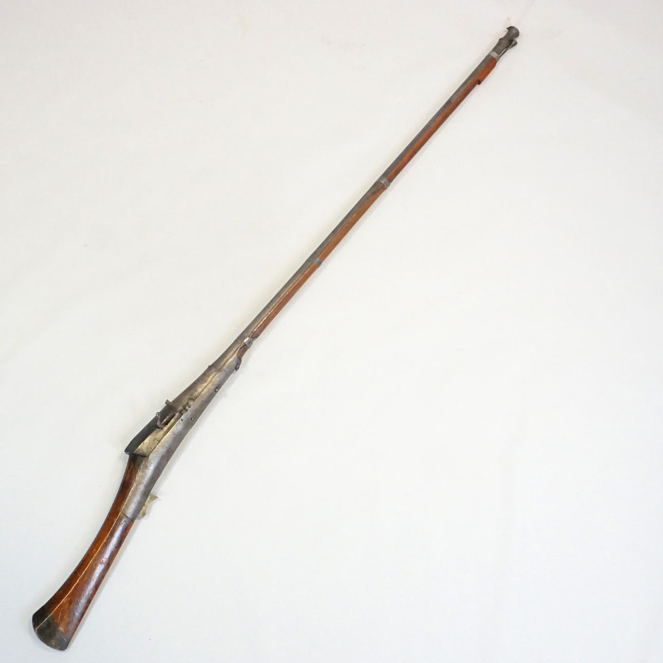 A MUZZLE LOCK RIFLE, India, 19th century. Weapons & Militaria - Guns ...