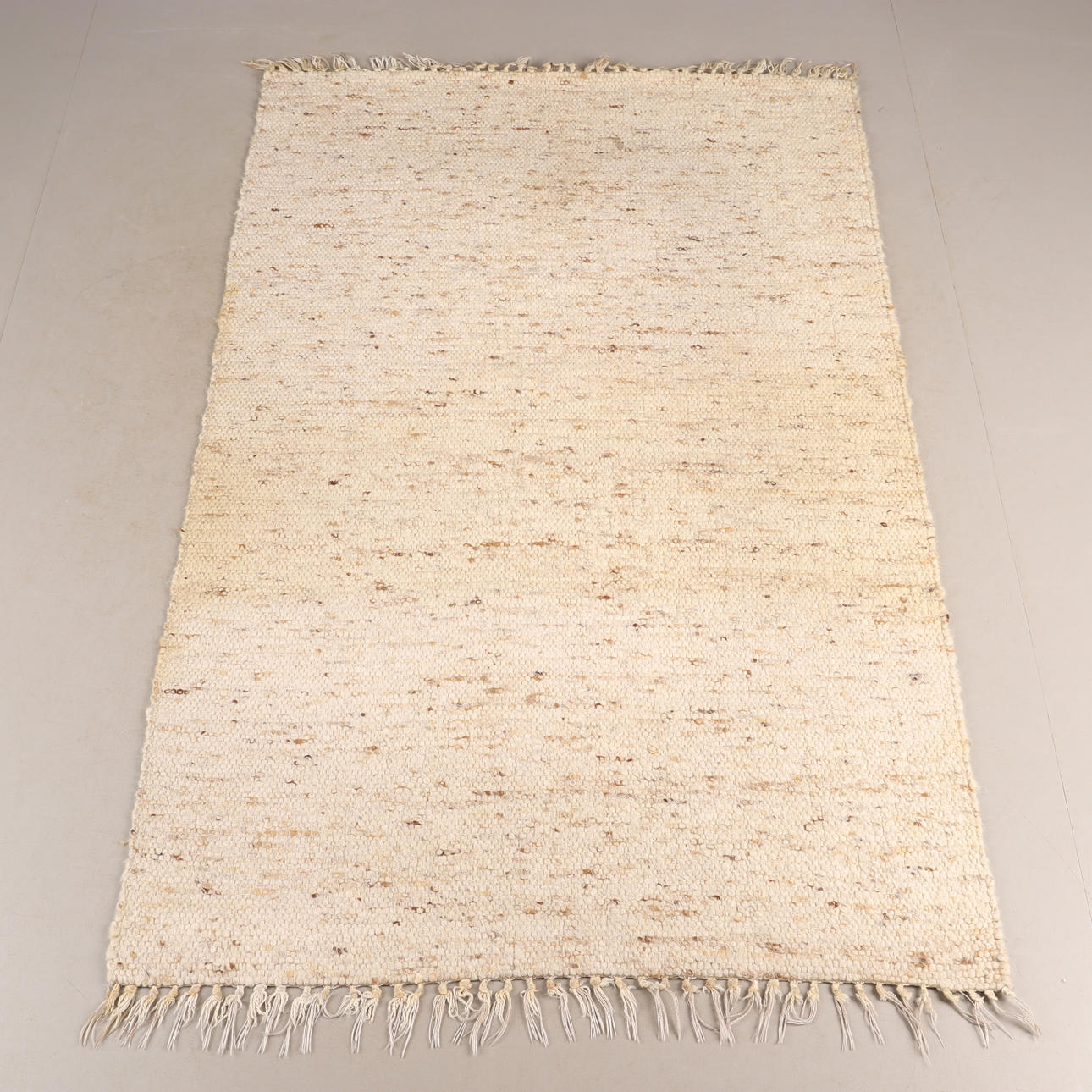 MATTA, vävd, 217 x 142 cm.