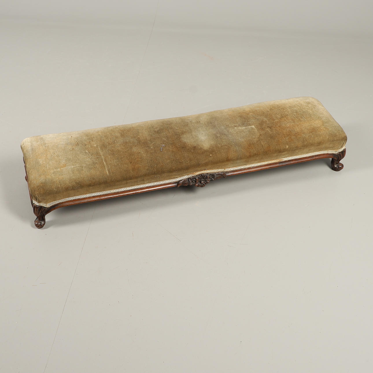 FOTPALL, 1800-TALETS LÄNGD.