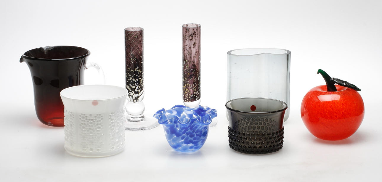 GLASFÖREMÅL, 8 delar, bland annat Reijmyre, Johansfors.