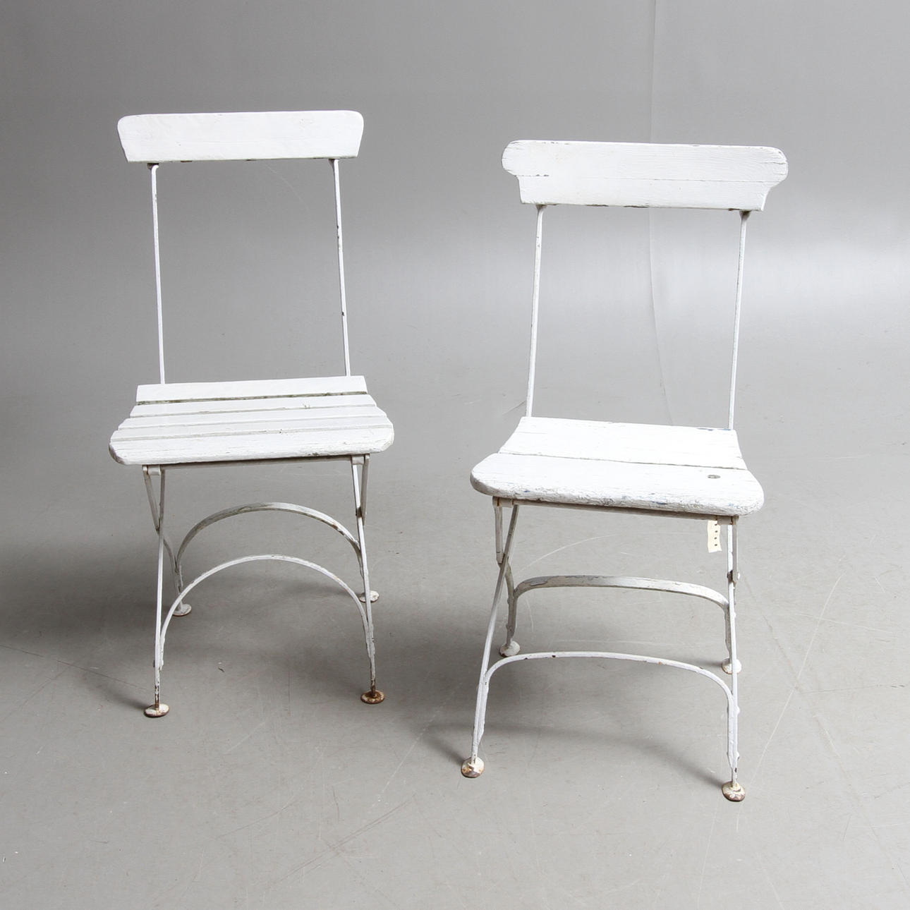 STOLAR, 2 st, s k "bryggeristolar", 1900-talets första hälft.