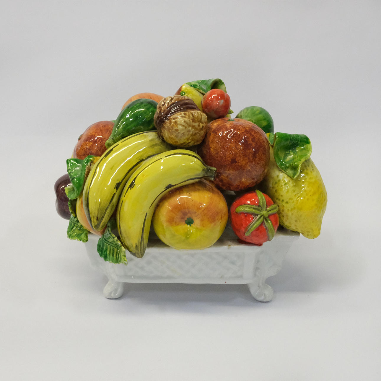 TISCHDEKORATION MIT FRÜCHTEN ITALIEN.