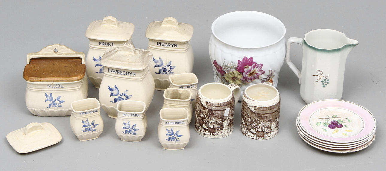 KERAMIKFÖREMÅL, 15 delar, bl.a. Rörstrand, Gefle, Gustafsberg. 1900-tal.