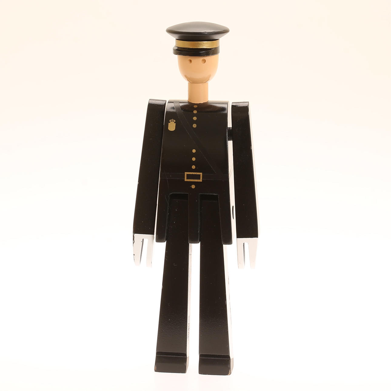 KAY BOJESEN. Figurin, polisman, trä.